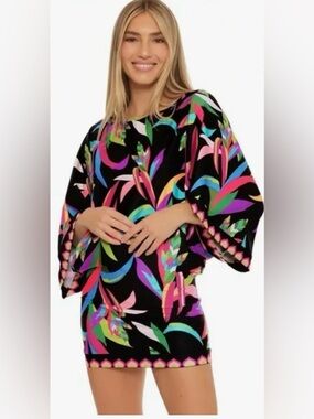 👗 Trina Turk Vibrant Bird of Paradise Print swim cover up